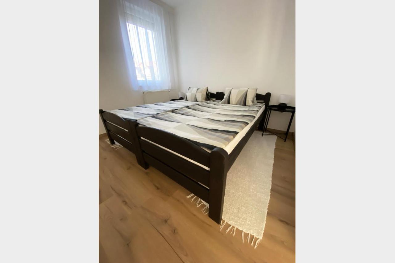 Andrea Apartmanok 2 Hajdúszoboszló Exterior foto